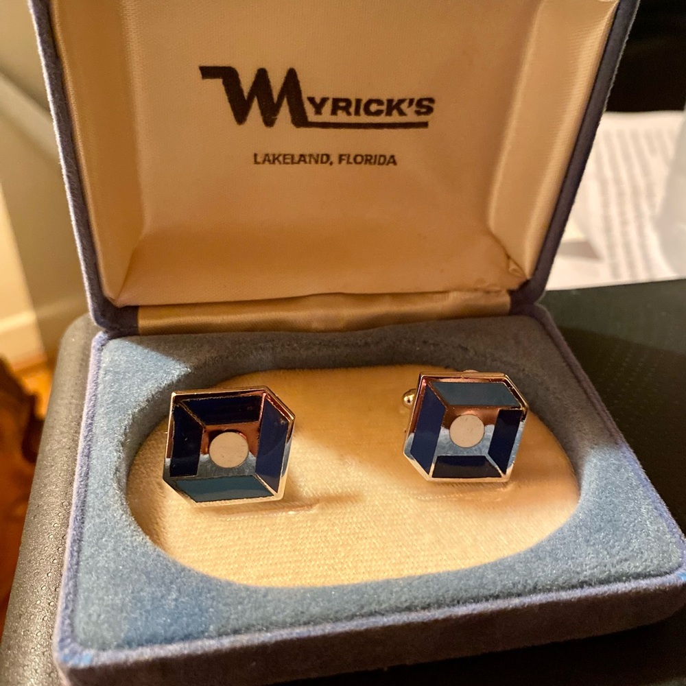 105) VINTAGE enamel cufflinks